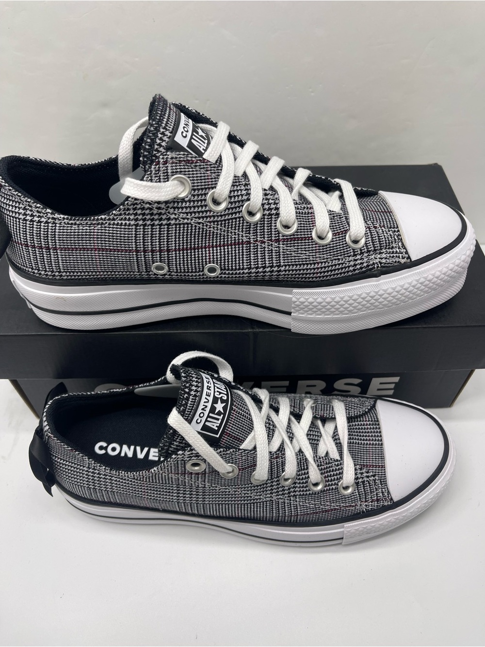 Converse A13881F CTAS LIFT OX
BLACK/WHITE/BLACK Platform Sneakers
 Plaid Low Top - Picture 2 of 16